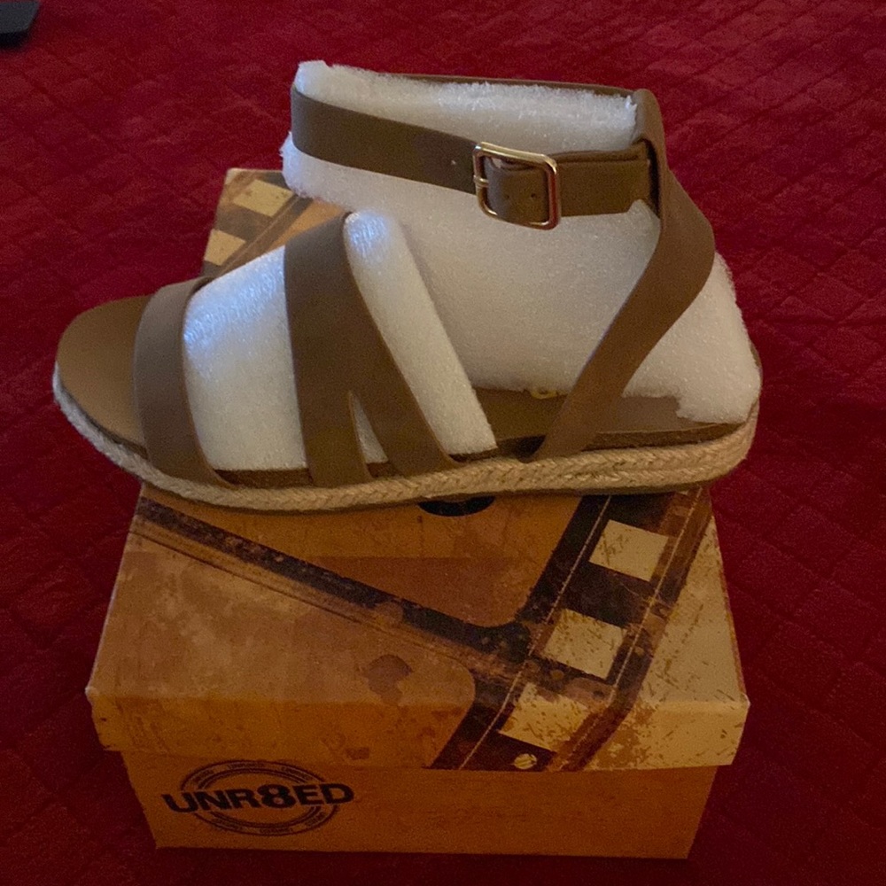 Size 7 Tan sandals